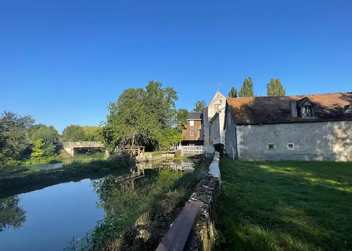 Chateau De L\'Epinay - Domaine Du Marquis De Lafayette